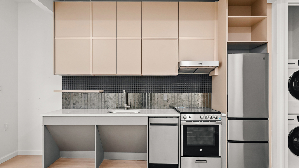 41-15 24th St 11101 - Photo 4