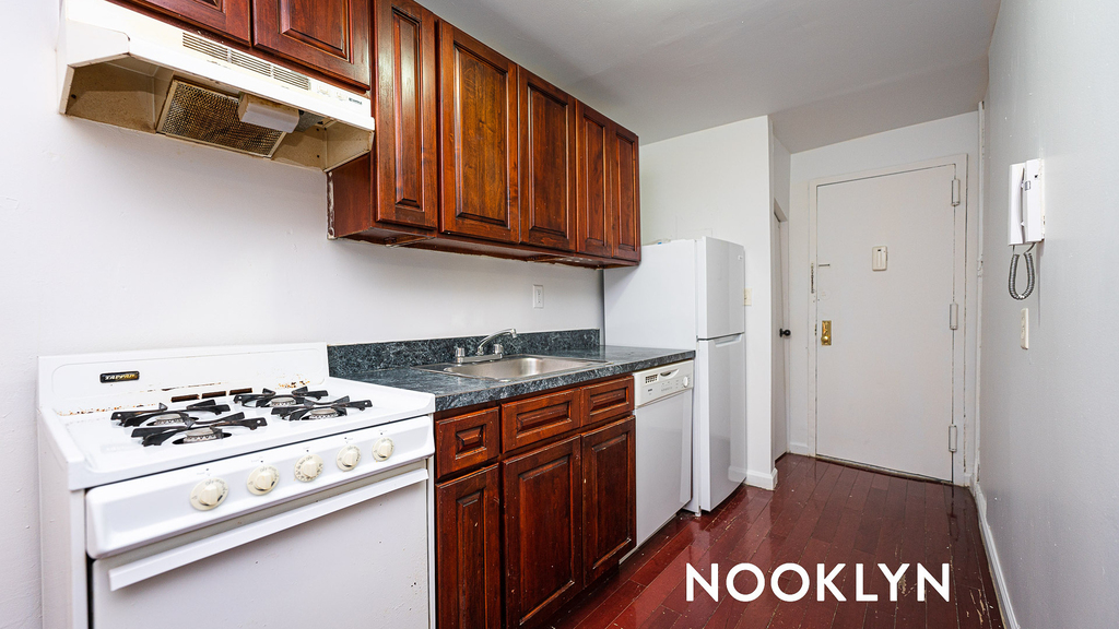 350 Greene Ave - Photo 6