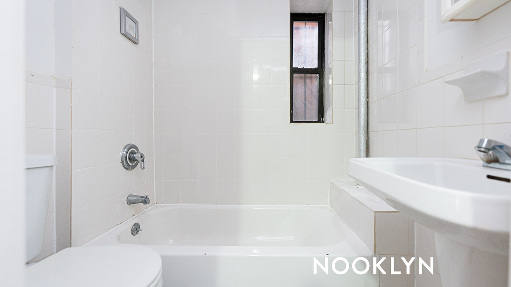 350 Greene Ave - Photo 4