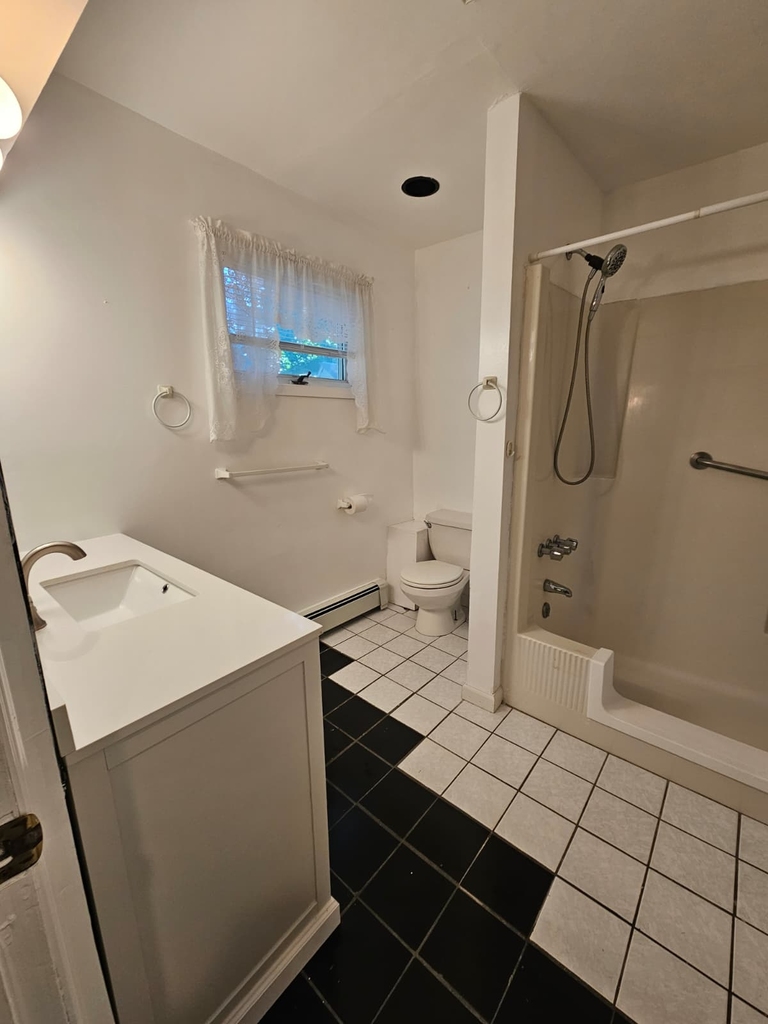  1 Bedroom Apartment for Rent | Mastic Beach, NY - Photo 3