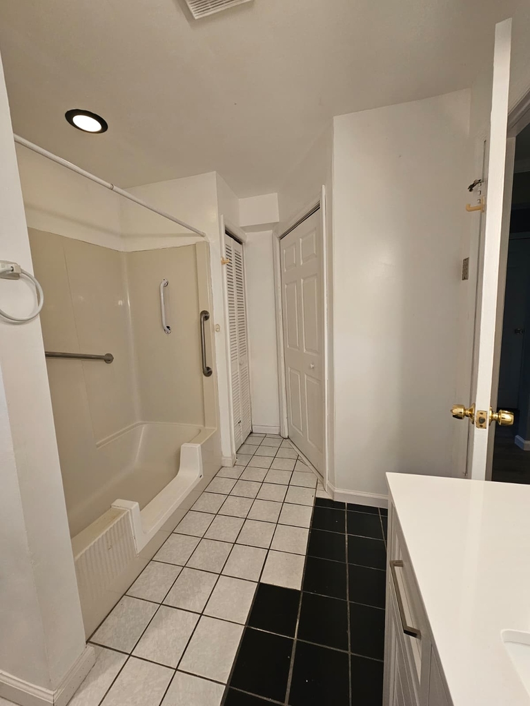  1 Bedroom Apartment for Rent | Mastic Beach, NY - Photo 7