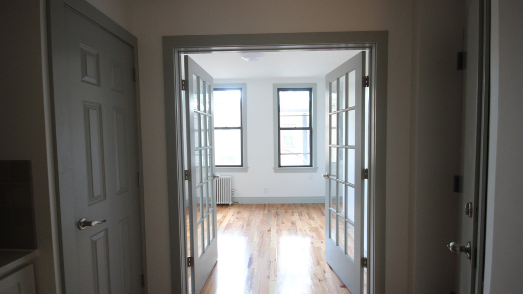294 Harman St 11237 - Photo 2