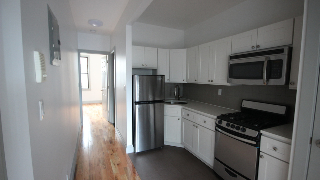 294 Harman St 11237 - Photo 9