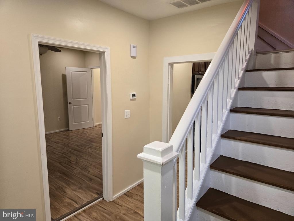 214 N East Lane - Photo 4