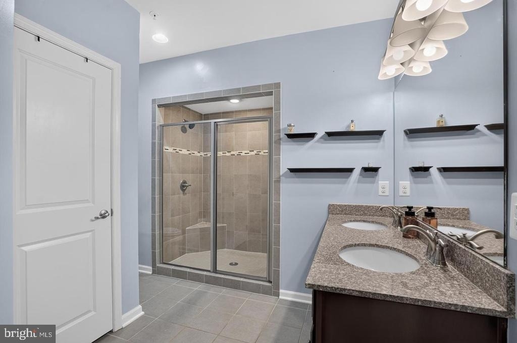 42277 Tackroom Terrace - Photo 18