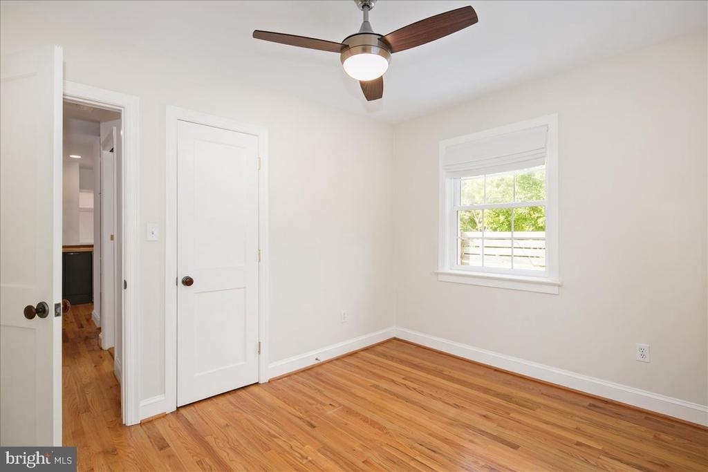 6410 Potomac Avenue - Photo 38