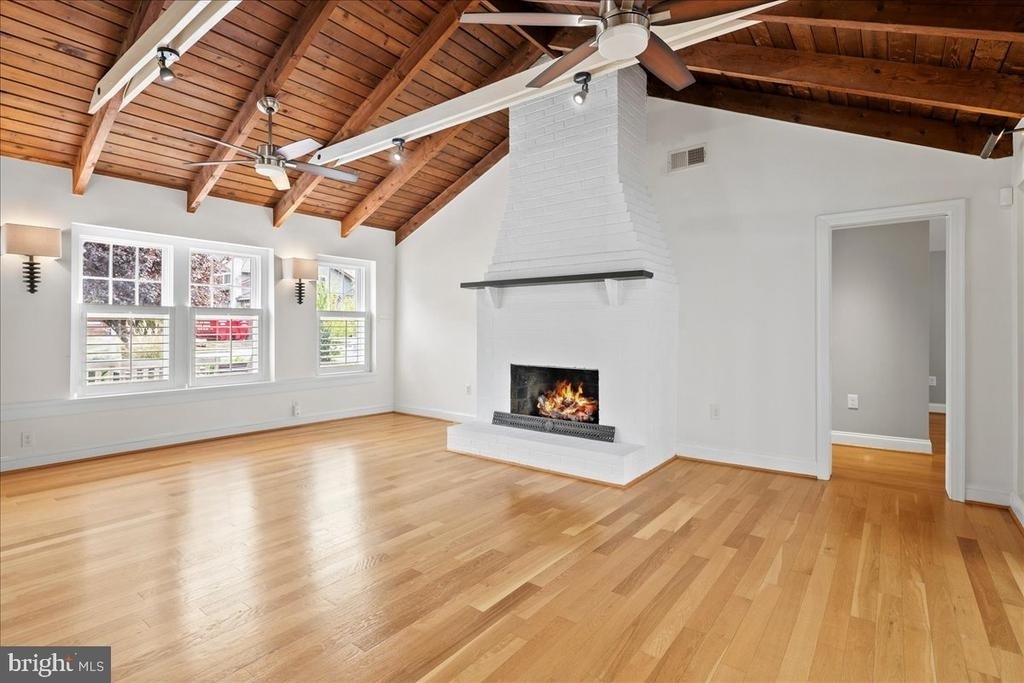 6410 Potomac Avenue - Photo 8