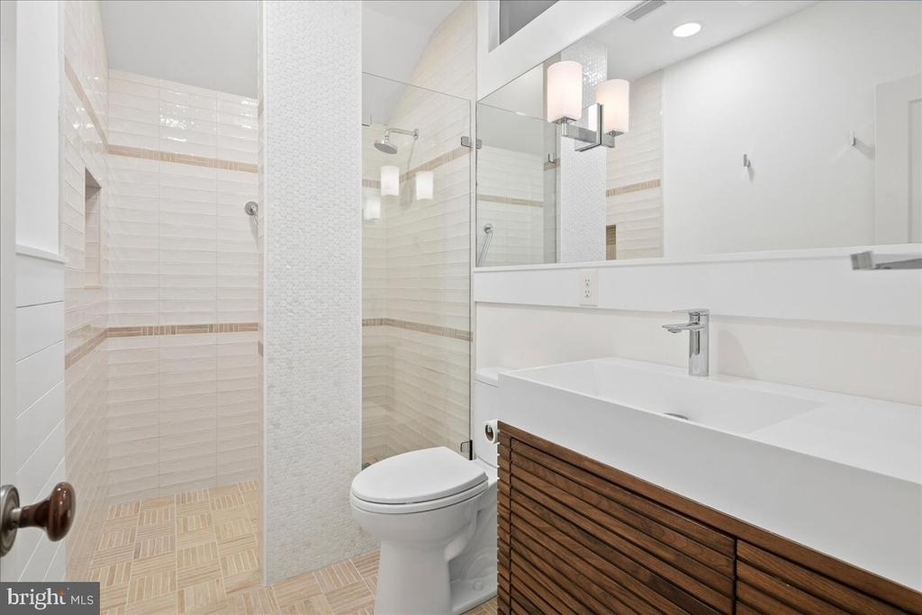 6410 Potomac Avenue - Photo 34