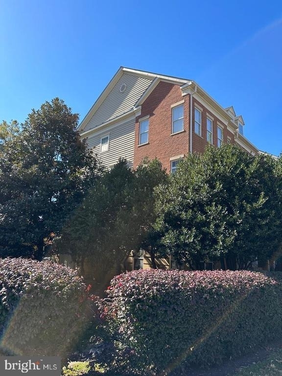 1988 Crescent Park Drive - Photo 1