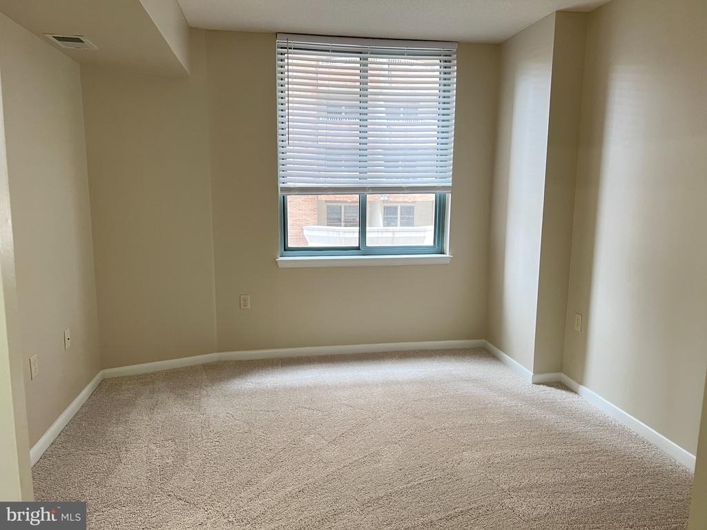 851 N Glebe Road - Photo 18