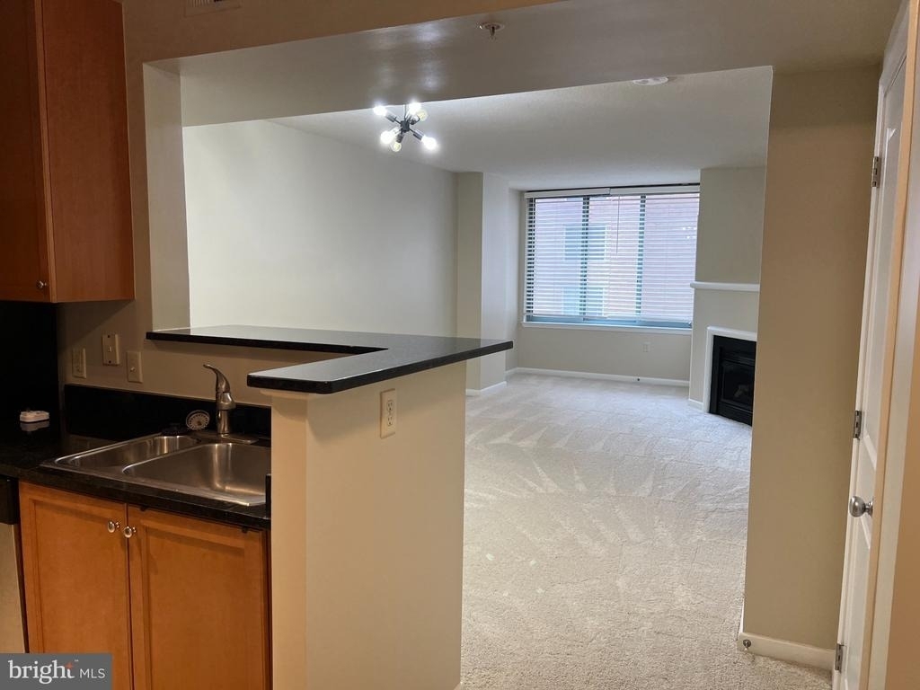 851 N Glebe Road - Photo 6