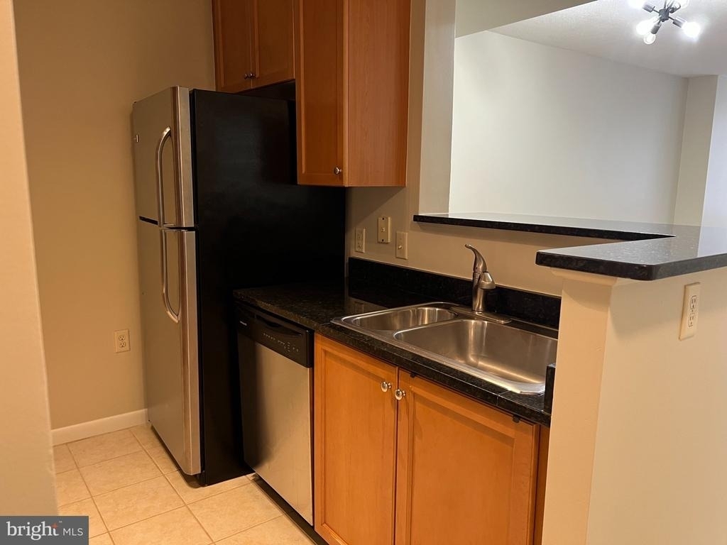 851 N Glebe Road - Photo 8