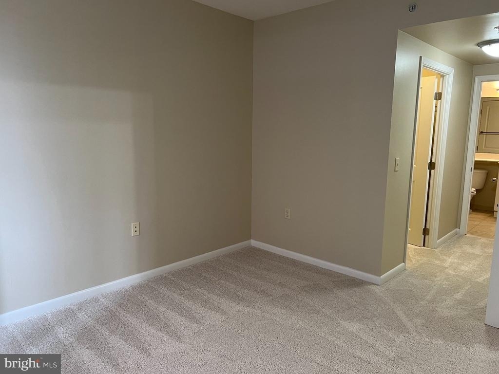 851 N Glebe Road - Photo 15