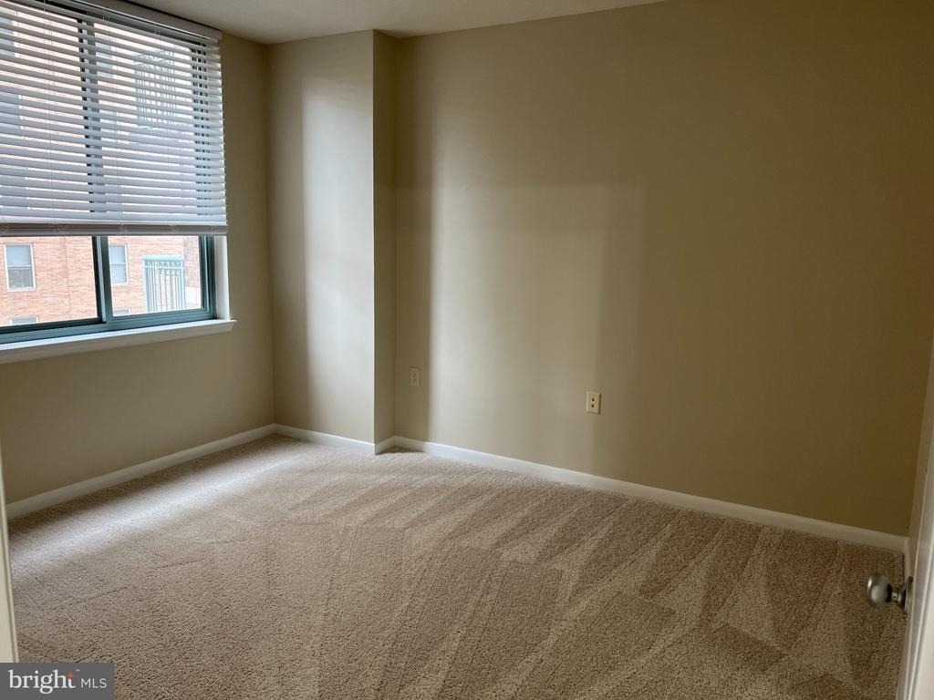 851 N Glebe Road - Photo 13