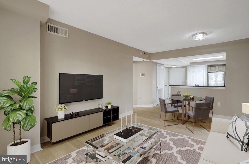 1050 Taylor Street N - Photo 13