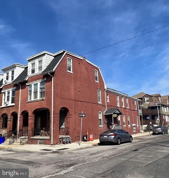 124 Dewey Street - Photo 0