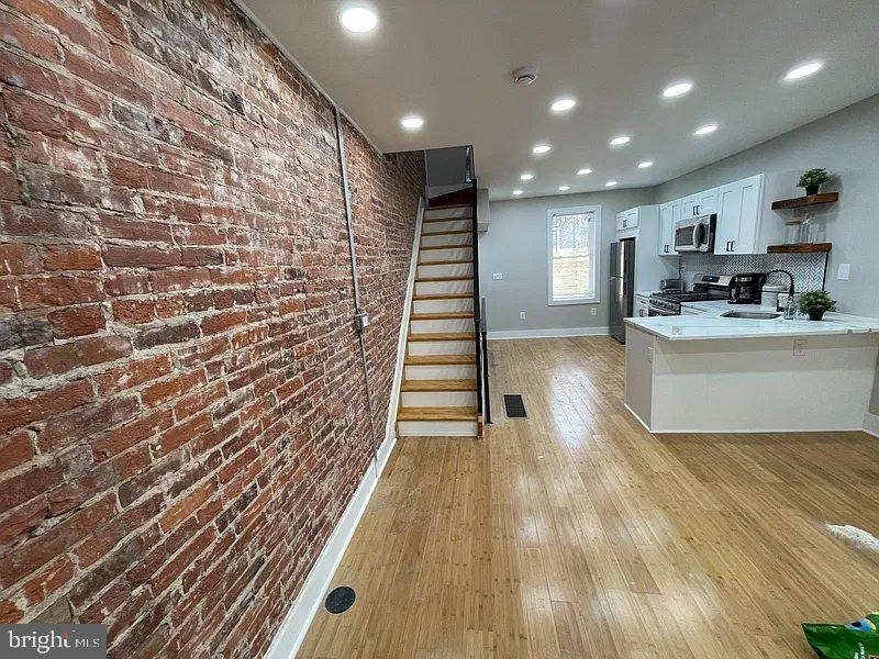 1527 S Bambrey Street - Photo 3