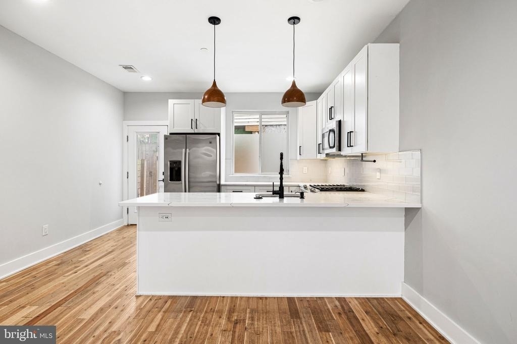 2610 Trenton Avenue - Photo 6