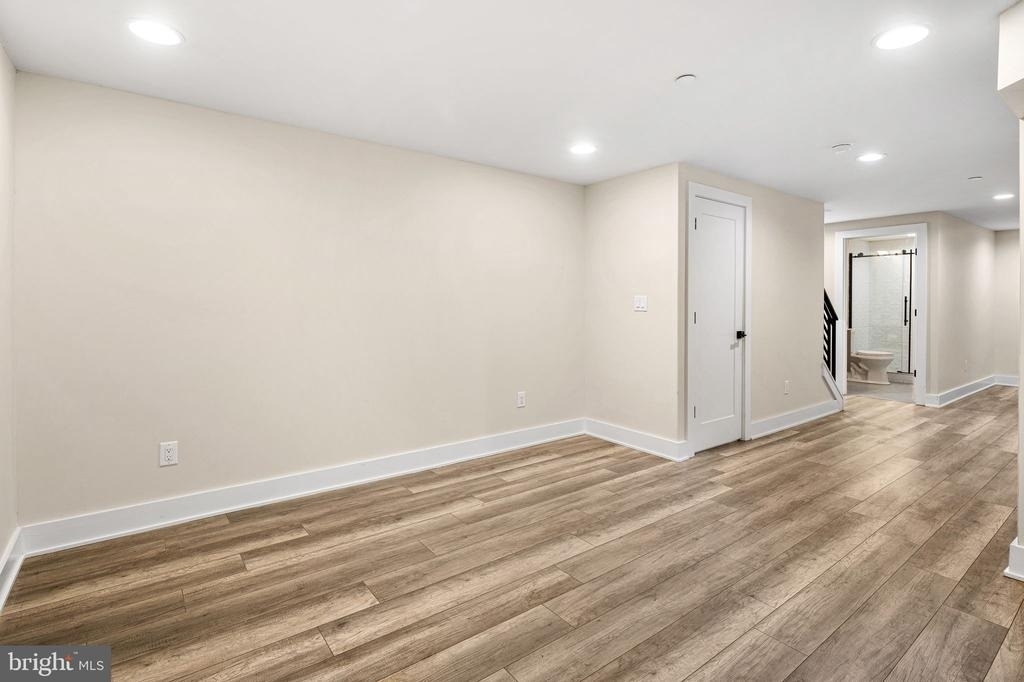 2610 Trenton Avenue - Photo 9
