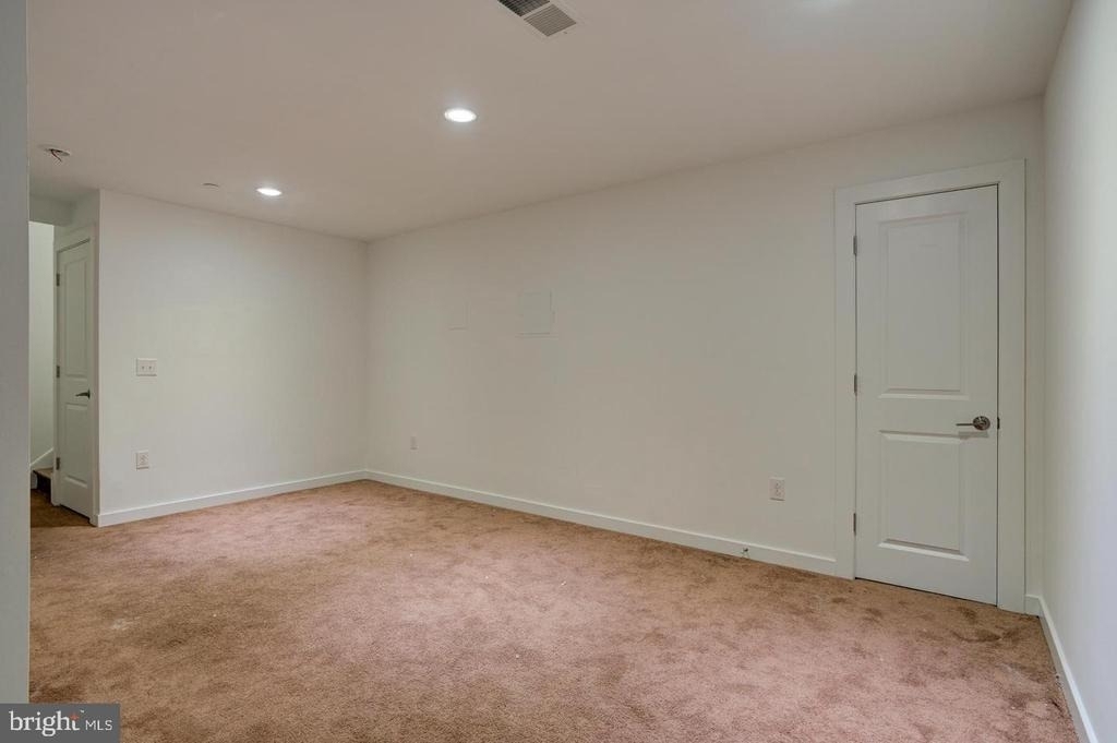 2104 Kensington Walk - Photo 10