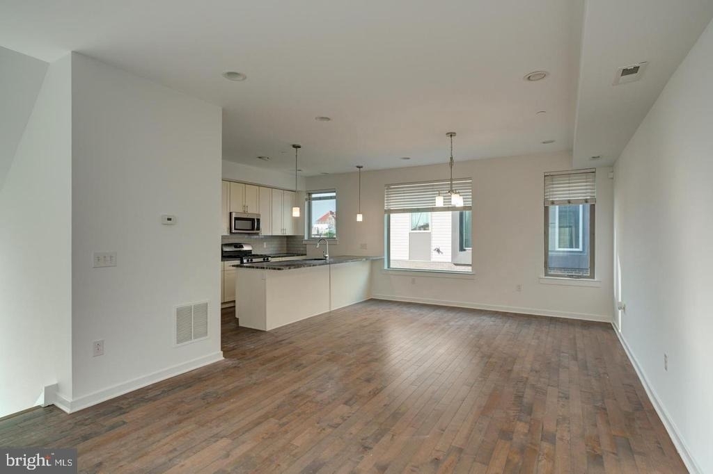 2104 Kensington Walk - Photo 18