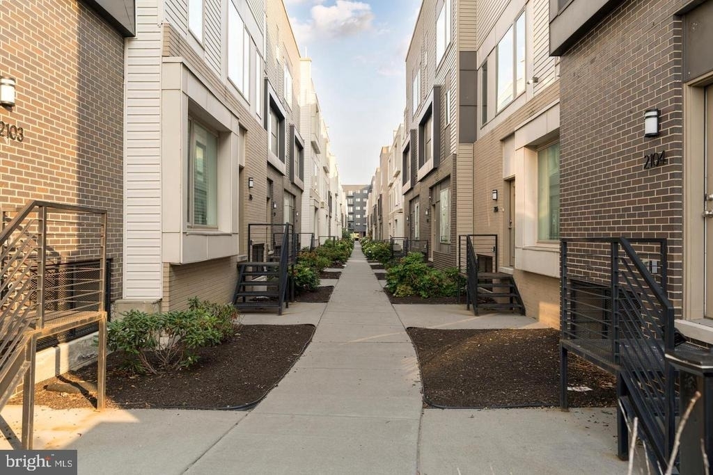 2104 Kensington Walk - Photo 35