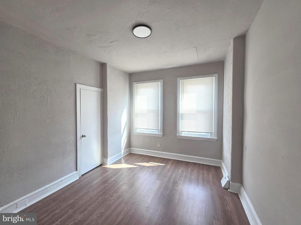 5701 Hadfield Street - Photo 9