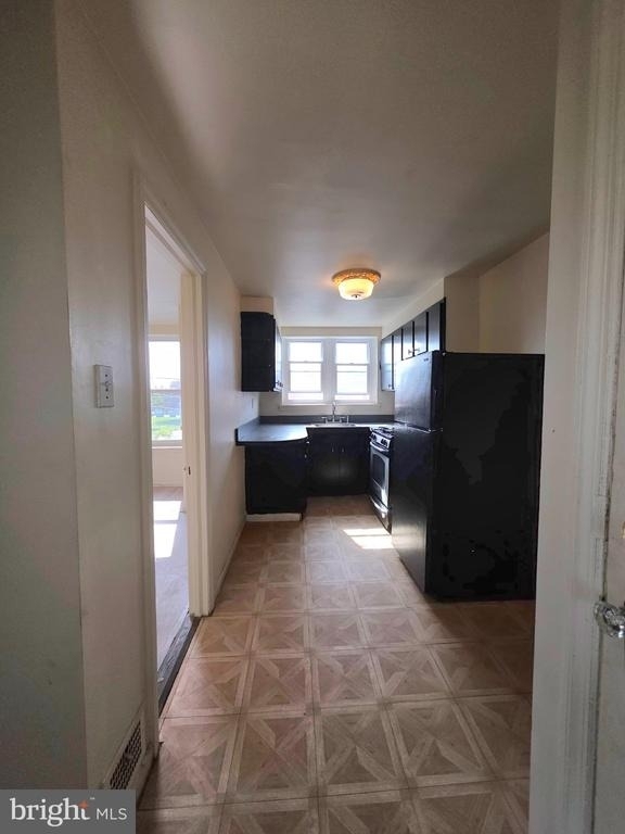 648 E Carver Street - Photo 3