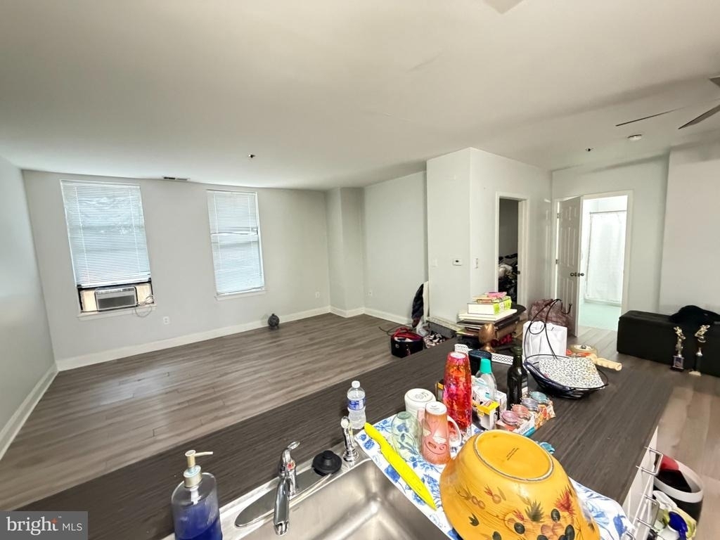1109 Green Street - Photo 5