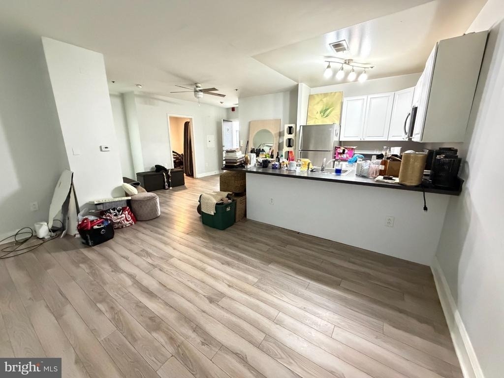 1109 Green Street - Photo 3