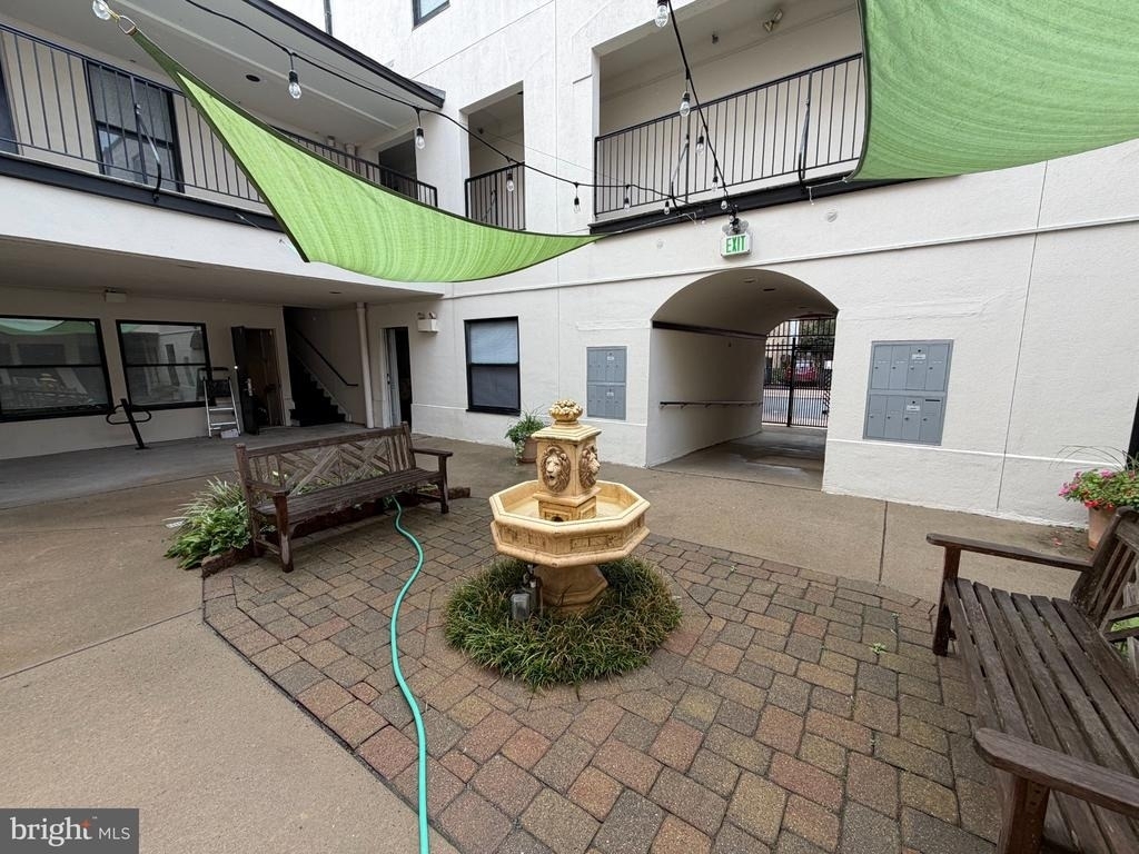 1109 Green Street - Photo 0