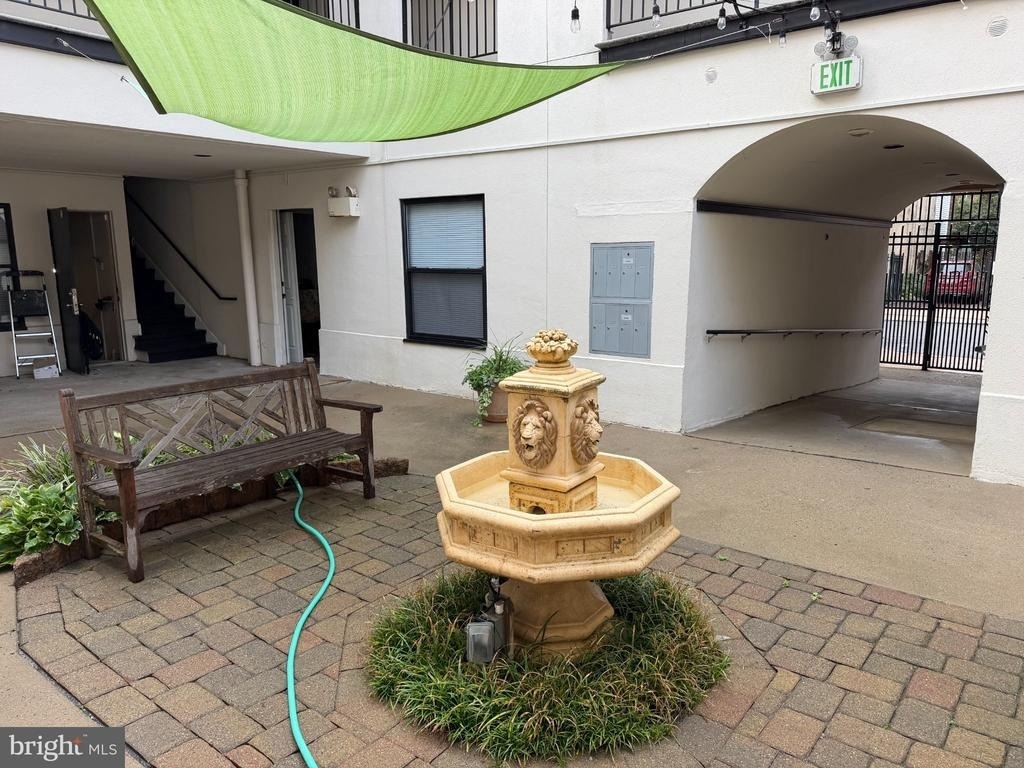 1109 Green Street - Photo 1