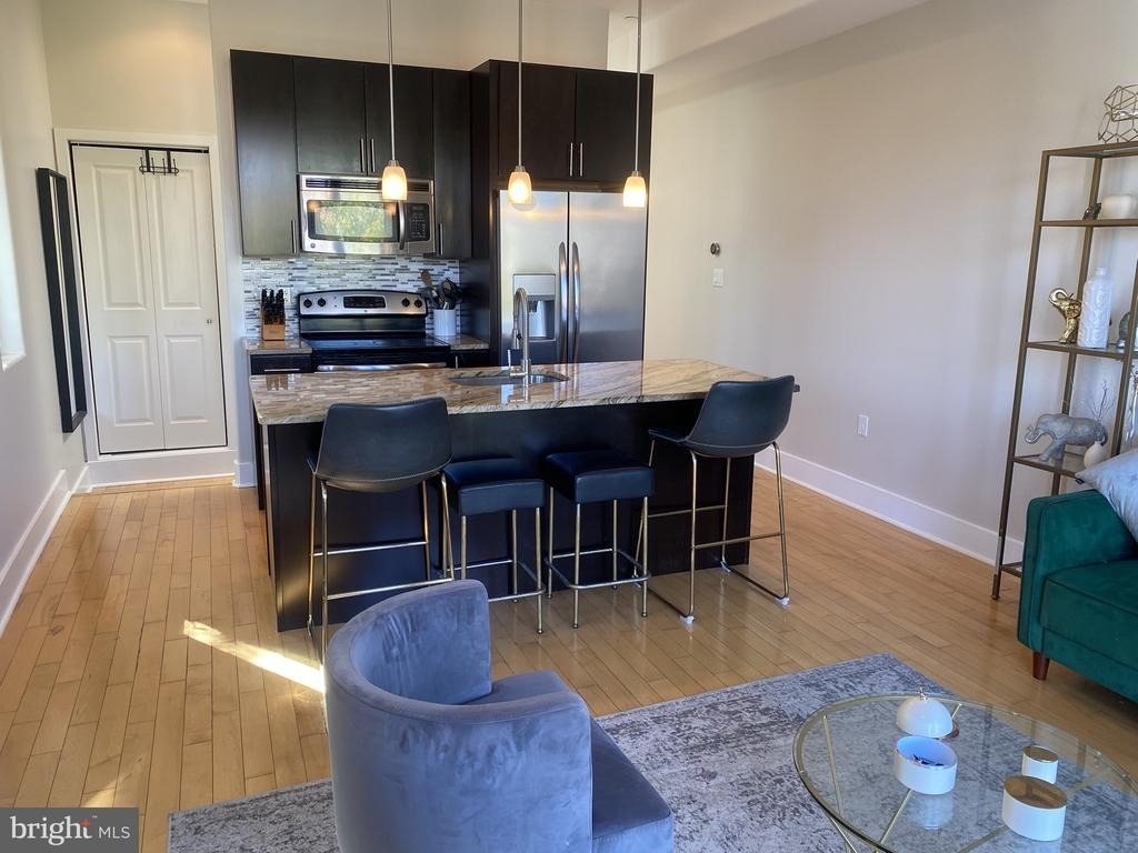 2100 Christian Street - Photo 6