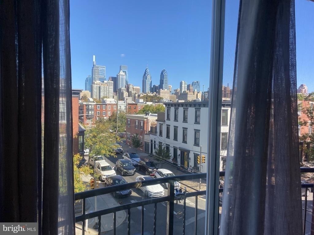 2100 Christian Street - Photo 4