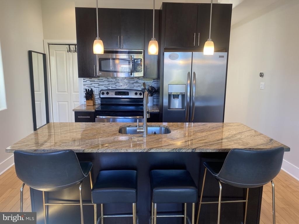 2100 Christian Street - Photo 8