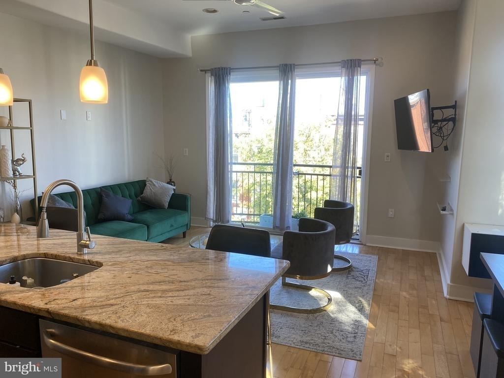 2100 Christian Street - Photo 2
