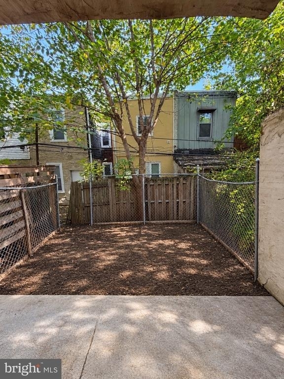 1747 N Dover Street - Photo 11