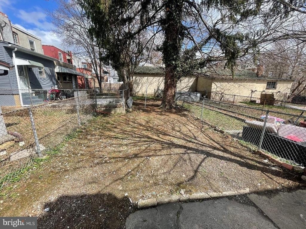 1119 Chestnut Street - Photo 2