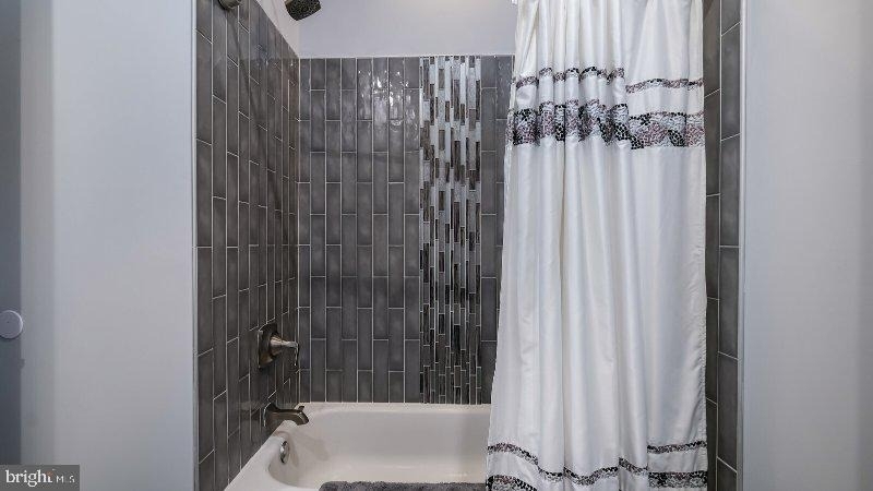 321 E Jefferson Street - Photo 10