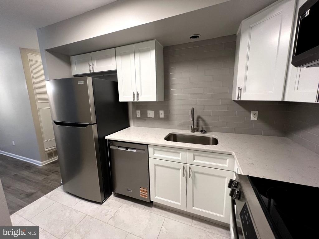 33 Windermere Avenue - Photo 2
