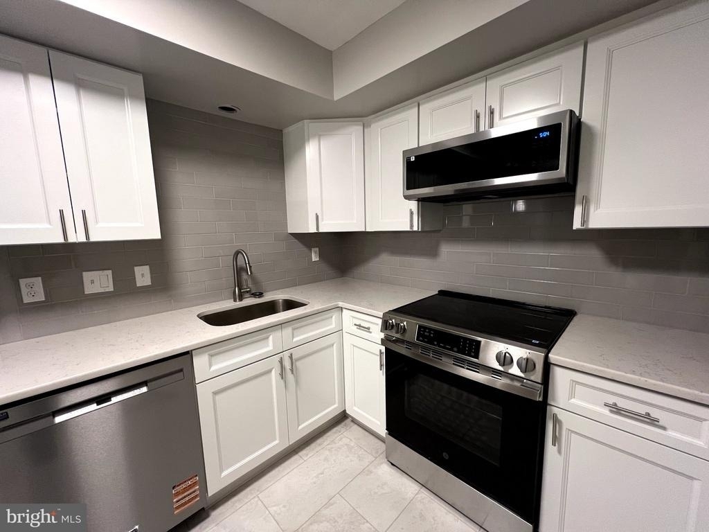 33 Windermere Avenue - Photo 1
