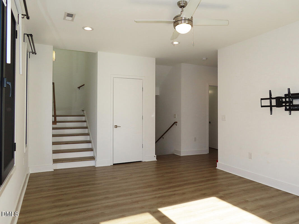 1112 Nova Street - Photo 2