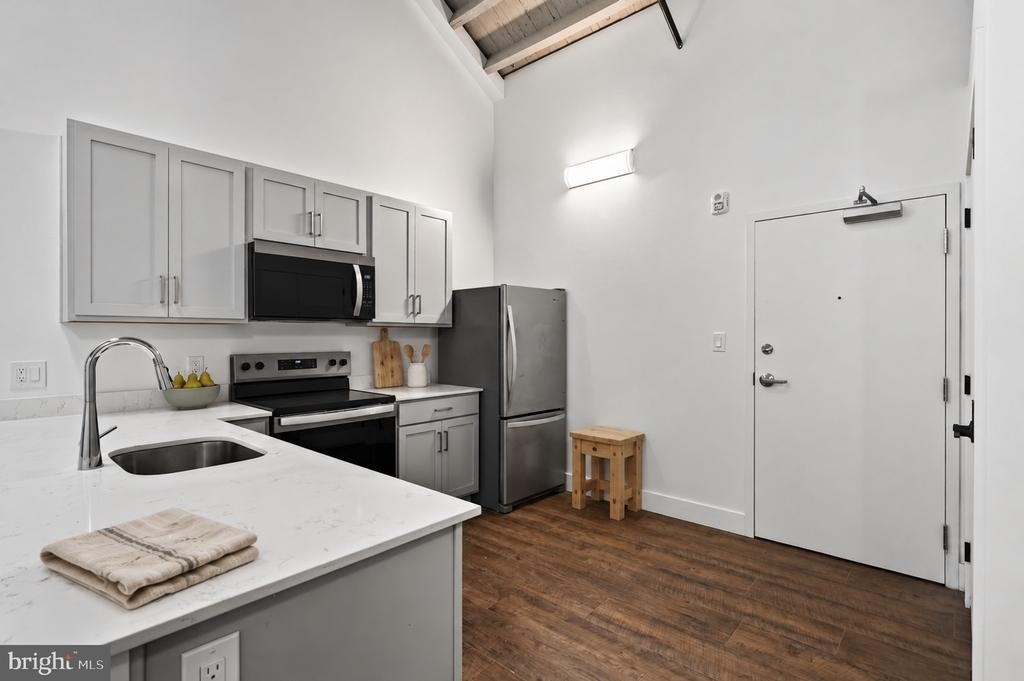 123 S Main Street - Photo 6