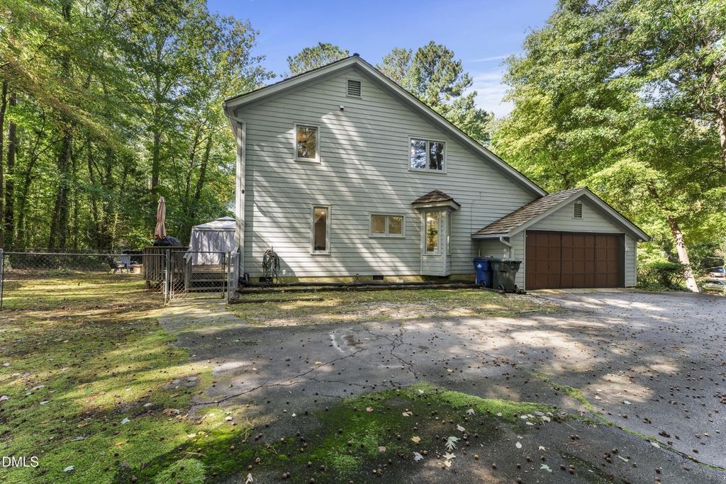 830 Lake Forest Drive - Photo 32