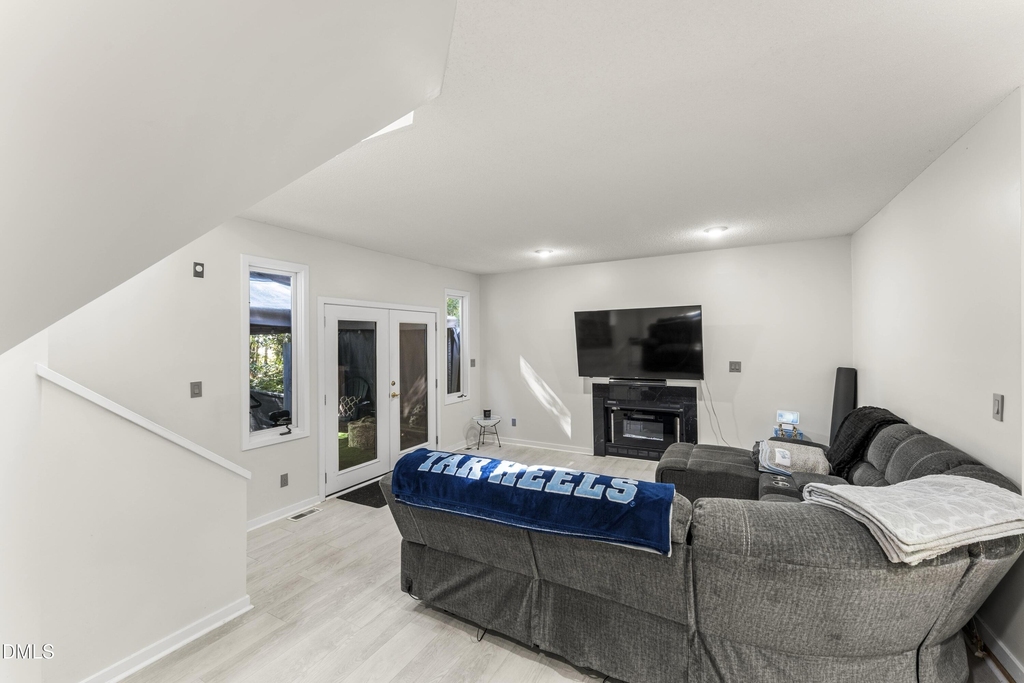 830 Lake Forest Drive - Photo 9