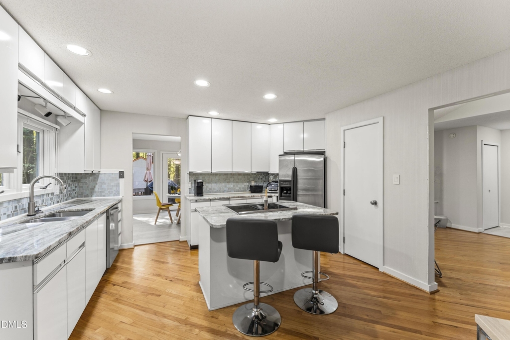 830 Lake Forest Drive - Photo 3