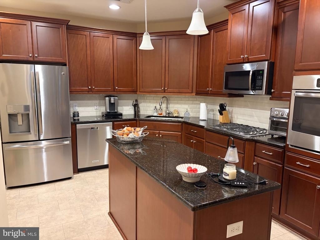 6106 Meridian Boulevard - Photo 3