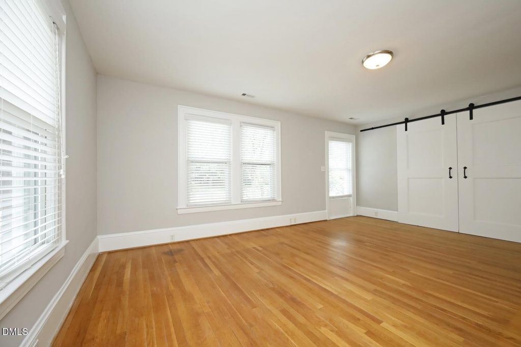 708 1/2 Glenwood Avenue - Photo 8