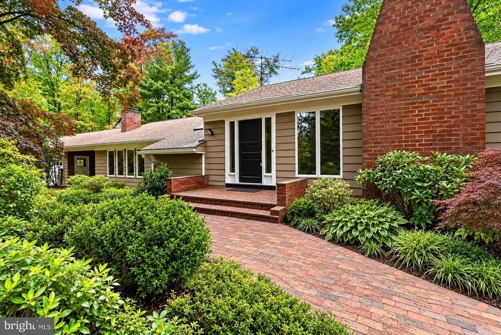 165 Heather Lane - Photo 0