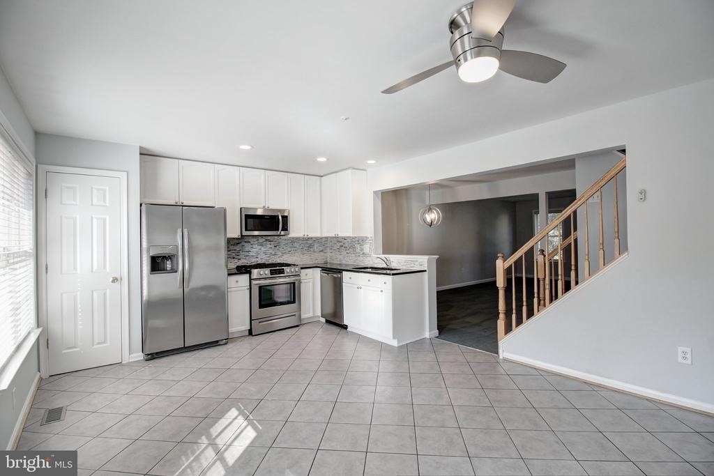 1121 Lindsay Lane - Photo 6